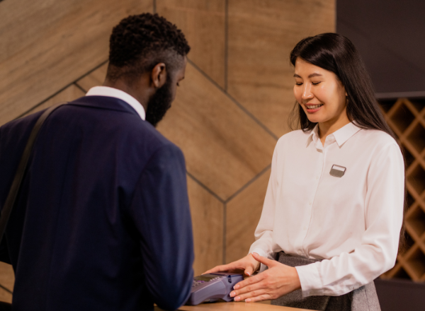 Réceptionniste d'hôtel - compétences en anglais à Lille